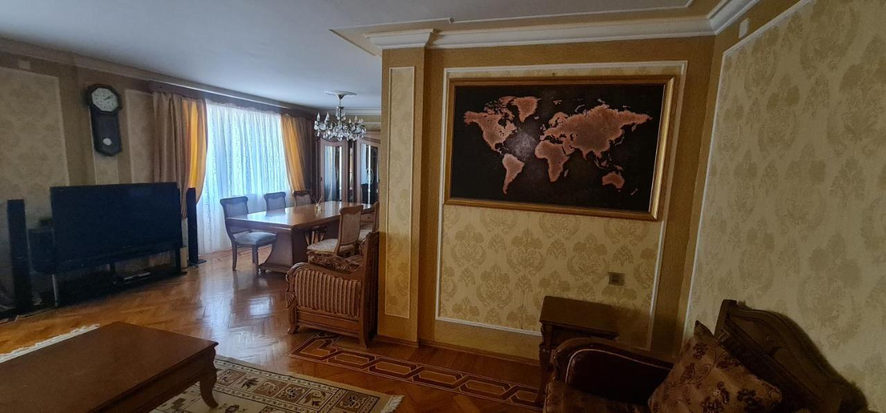 Gold Wall Apartment Baku Zewnętrze zdjęcie
